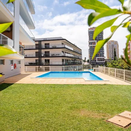 Sunny Brand New 2-bedroom - 500m From Da Rocha With Ac And Pool! Appartamento Portimão
