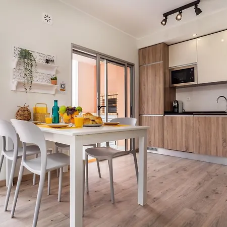 Апартаменты Bright New With Pool In - 5 Min Walk To The By Lisbeyond Портиман