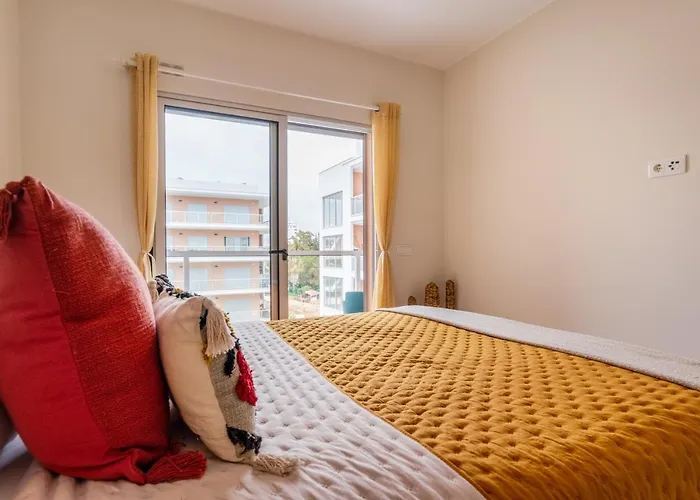Bright New With Pool In - 5 Min Walk To The By Lisbeyond Daire