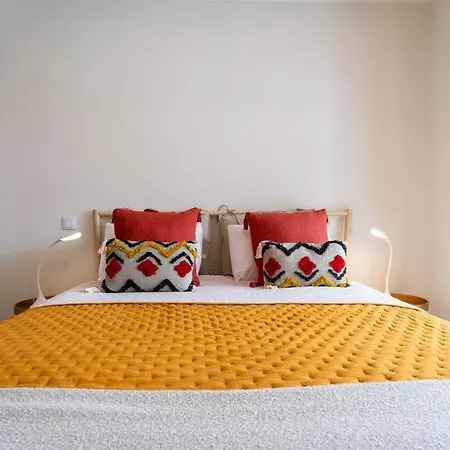 Apartment Bright New With Pool In - 5 Min Walk To The By Lisbeyond