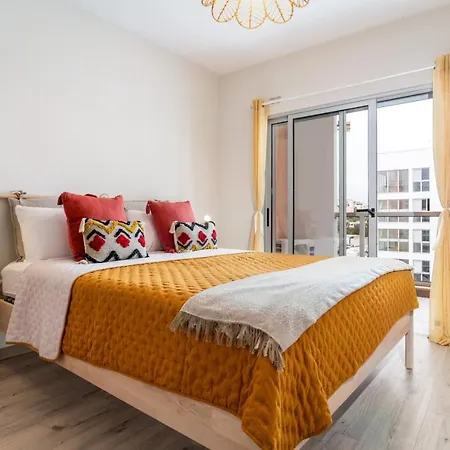 Apartamento Bright New With Pool In - 5 Min Walk To The By Lisbeyond