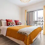 Διαμέρισμα Bright New With Pool In - 5 Min Walk To The By Lisbeyond